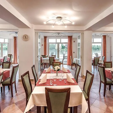 Sziget Veranka Hotel *