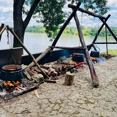 Hotel Sziget Veranka *