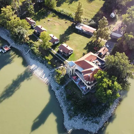 Hotel Sziget Veranka *