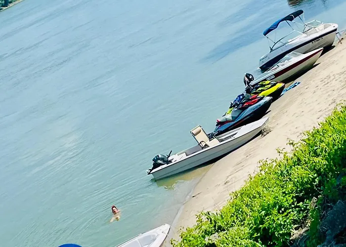 מלון Sziget Veranka Ersekcsanad